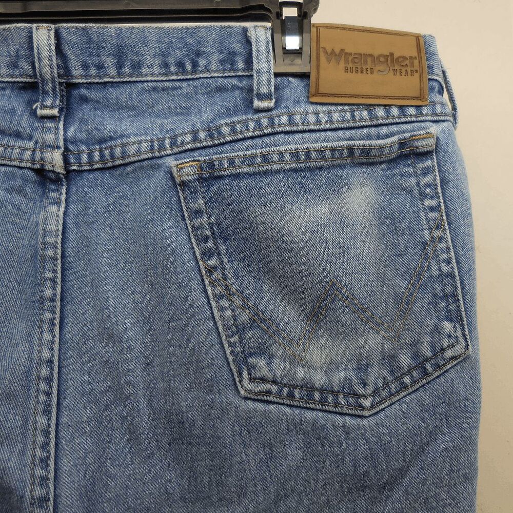 Wrangler Rugged Wear Mens 42x31 Whisker Faded Wallet Faded Flared Bootcut Jeans